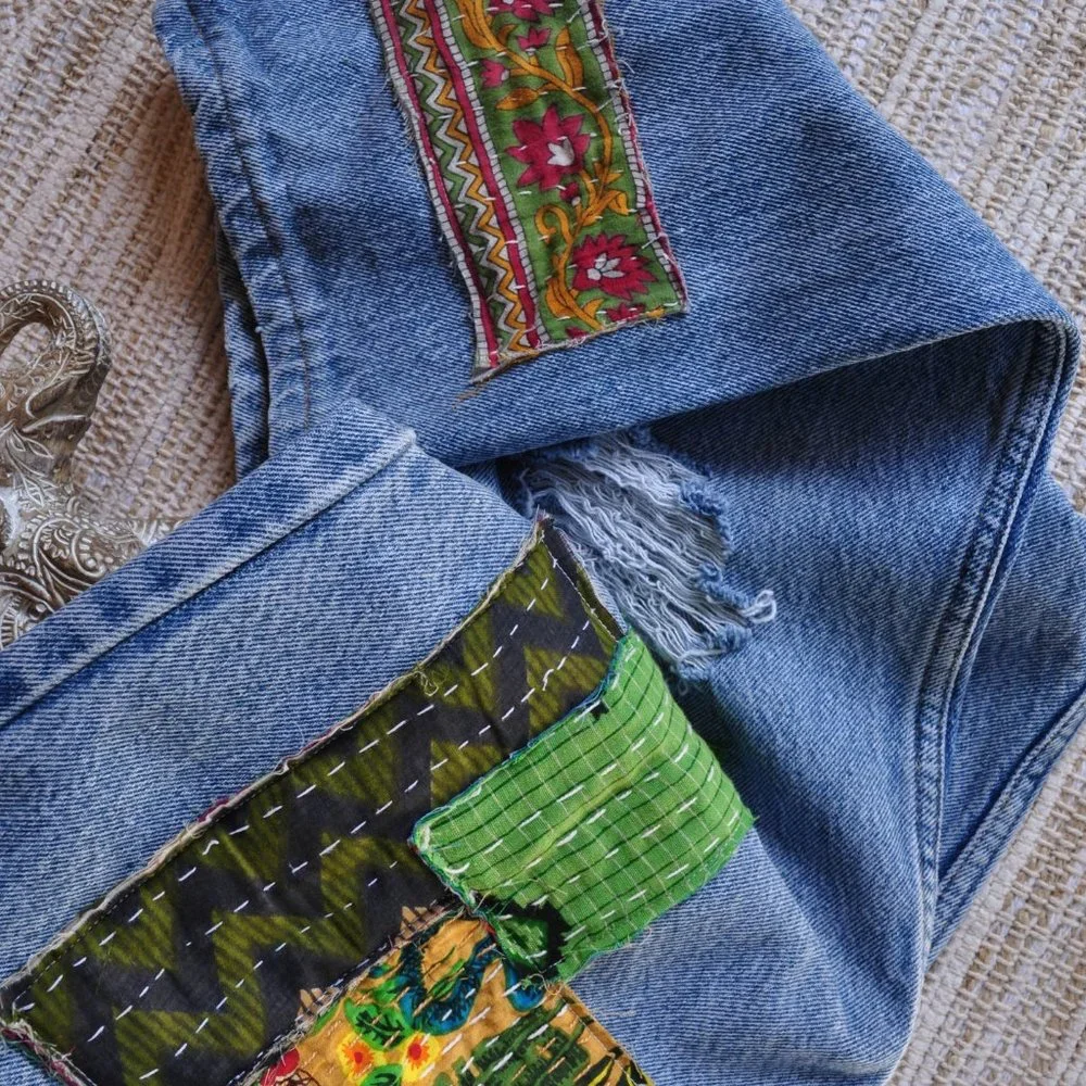 The "Shay" Jean| Levi's | Upcycled Kantha Boho | - Picture 8 of 8